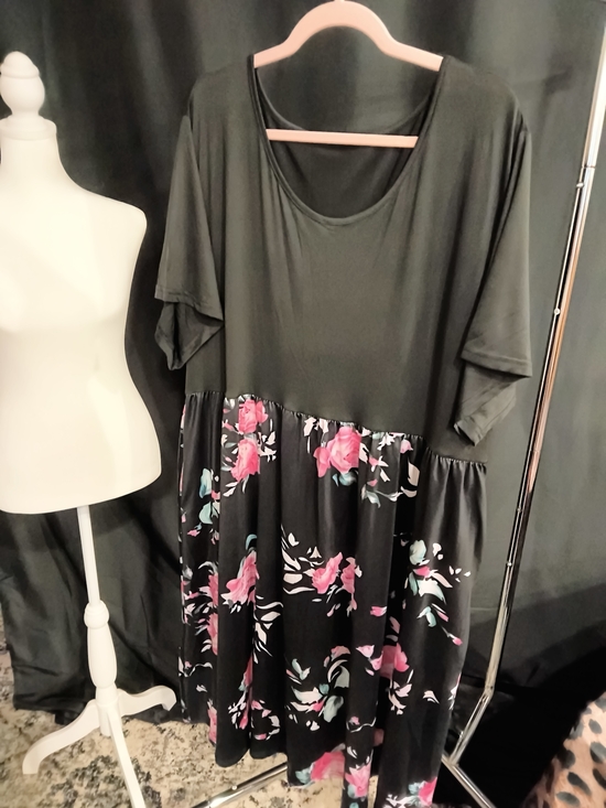 Dresses & Skirts - Black Short Sleeve Dress with Pink Floral Skirt NWT